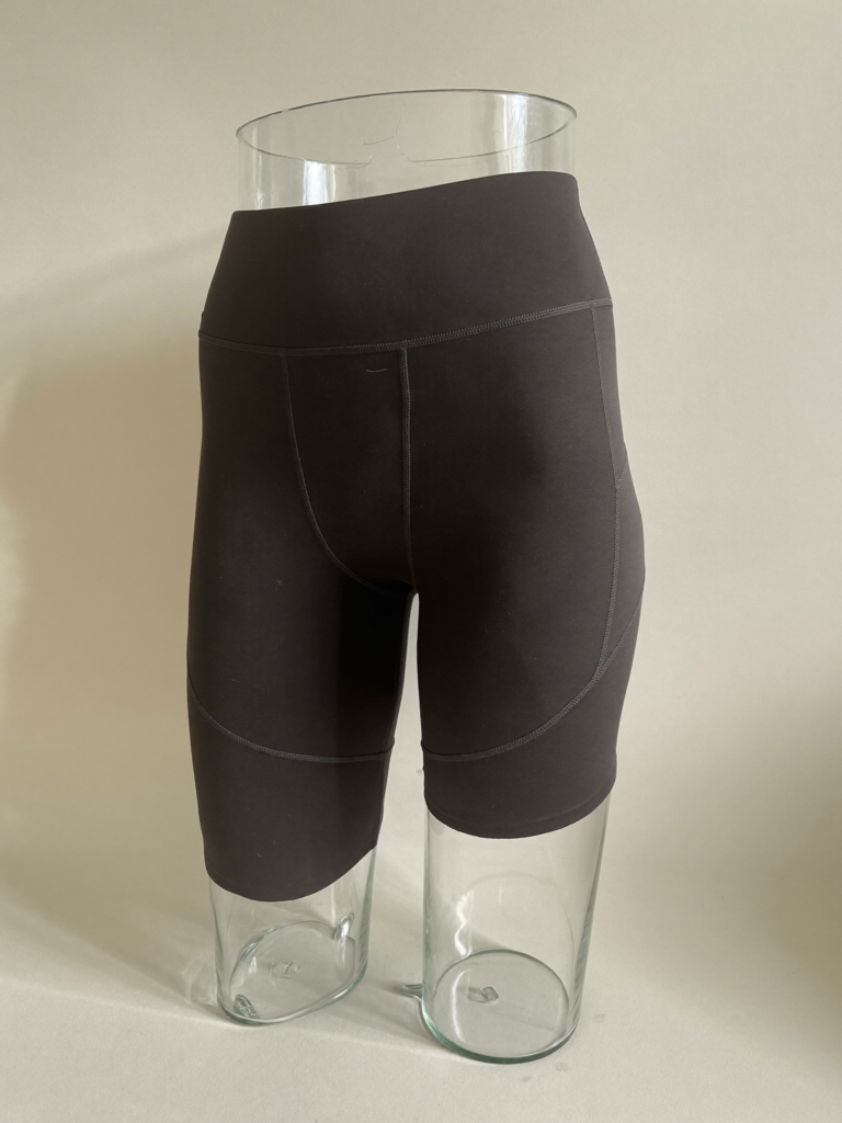 Legging preta de cintura alta em malha de compressão, da Vértice